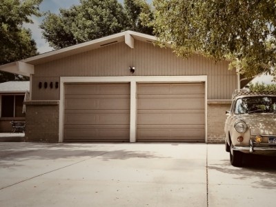 Quel matériau choisir pour une porte de garage ?