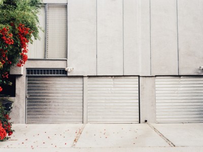 Comment peindre une porte de garage en aluminium?